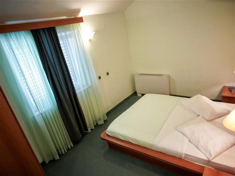 Hotel Conte Promajna Bagian luar foto